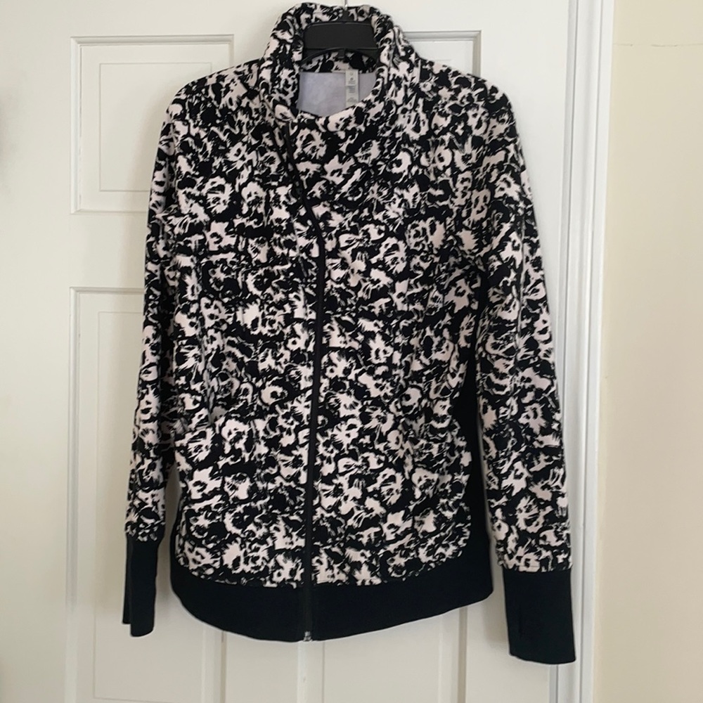 Lululemon Jacket size 12 wore it once. Excellent condition